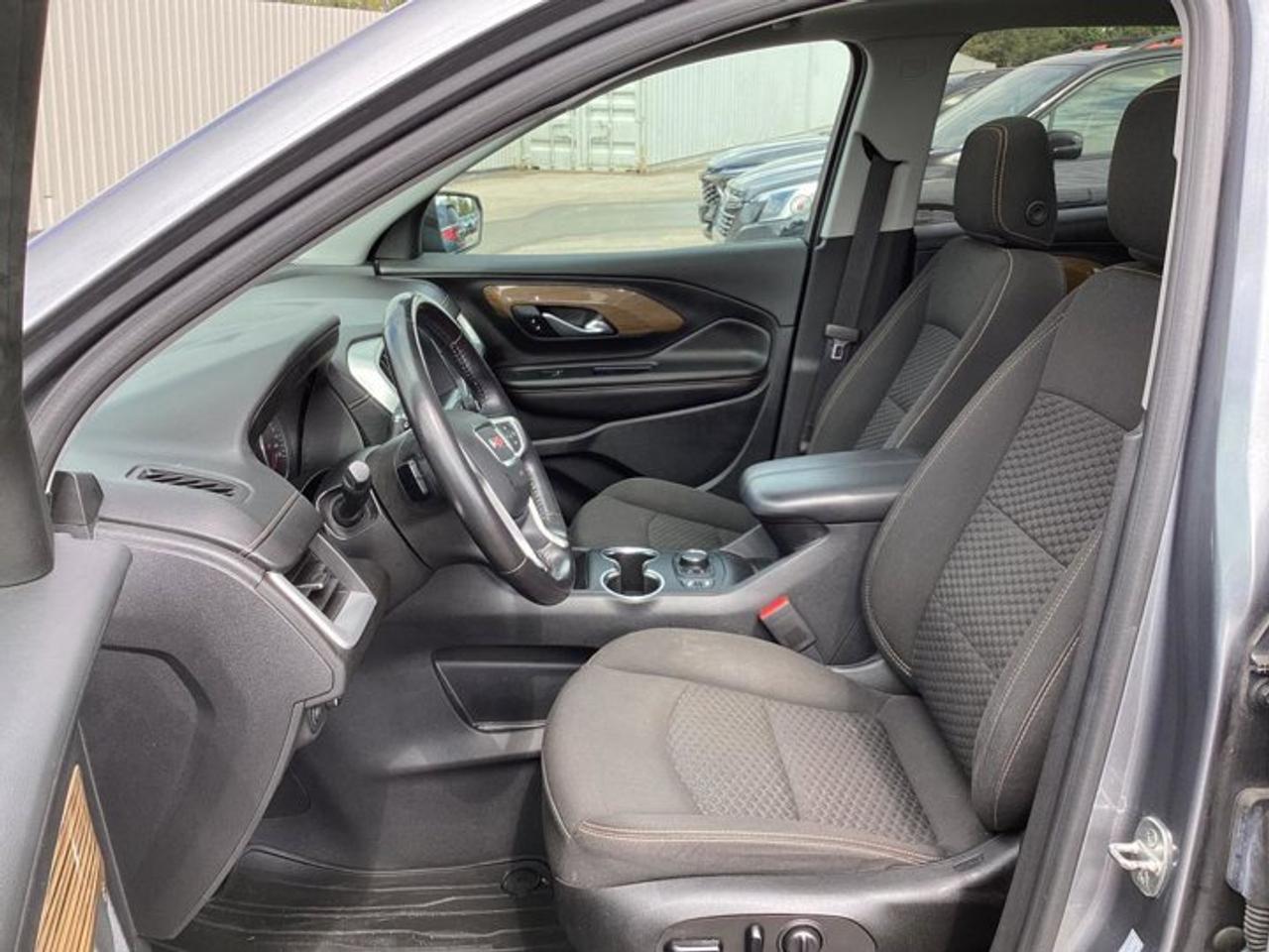 2020 GMC Terrain SLE AWD | No Accidents | Panoramic Sunroof Photo2