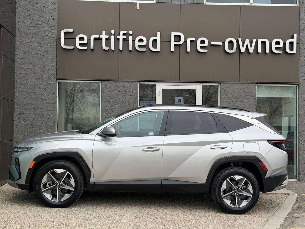 Used 2025 Hyundai Tucson TREND w/ AWD / LEATHER / PANO ROOF for sale in Calgary, AB