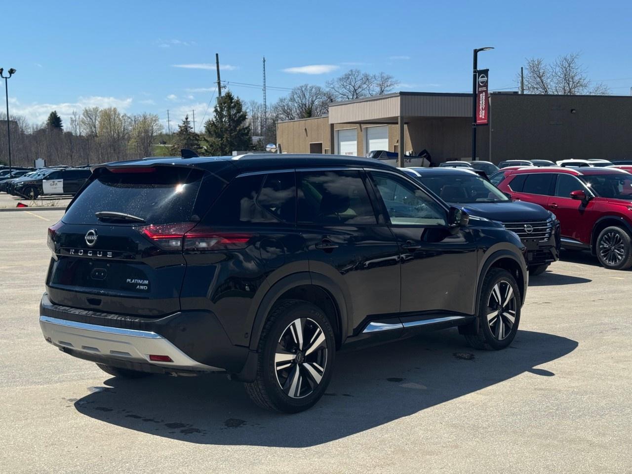 2023 Nissan Rogue AWD Platinum Photo
