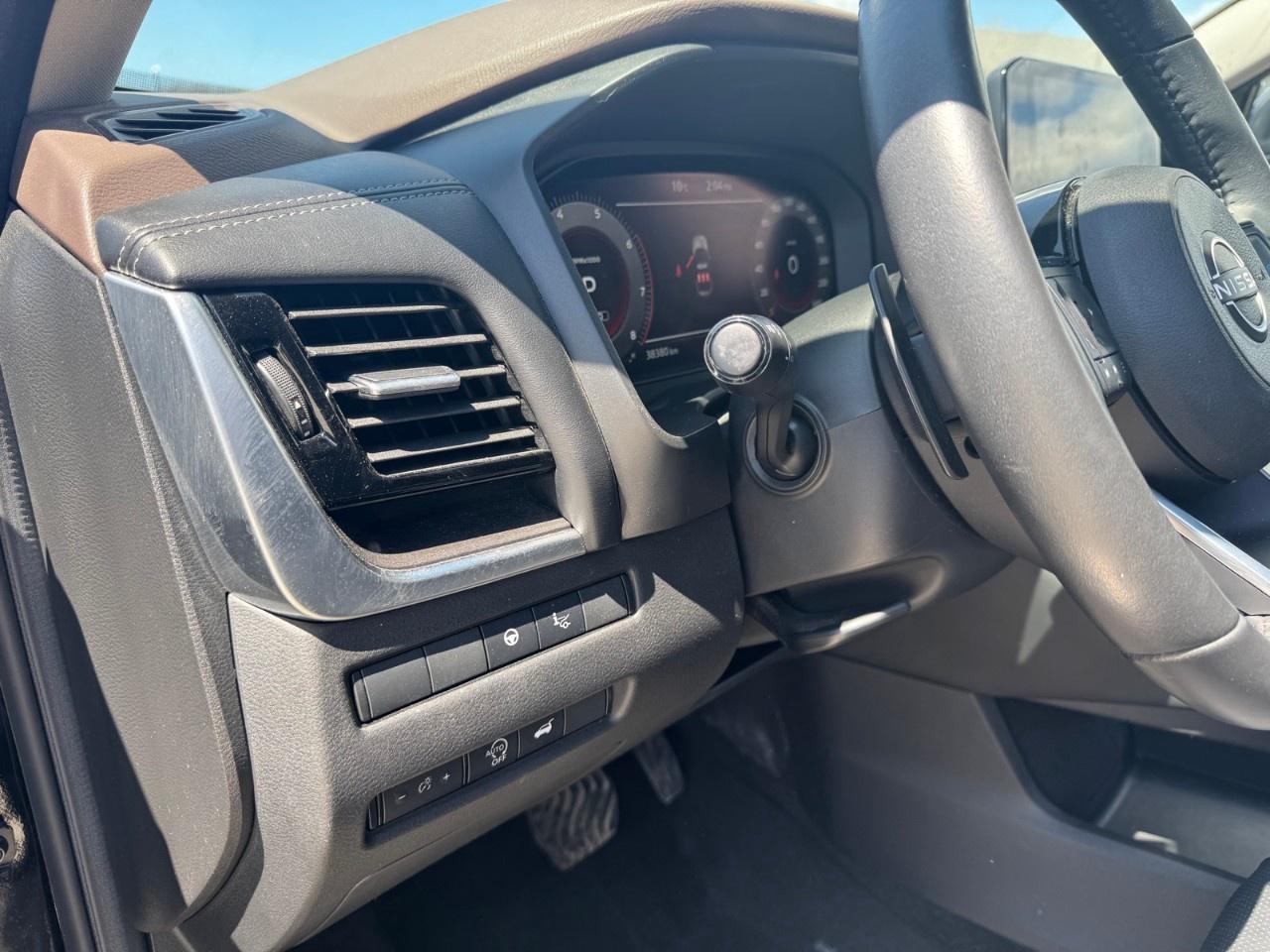 2023 Nissan Rogue AWD Platinum Photo