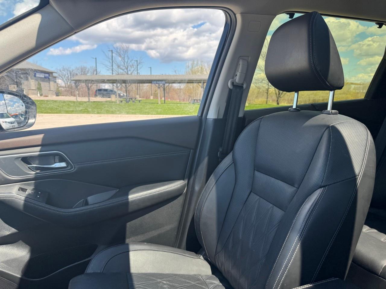 2023 Nissan Rogue AWD Platinum Photo