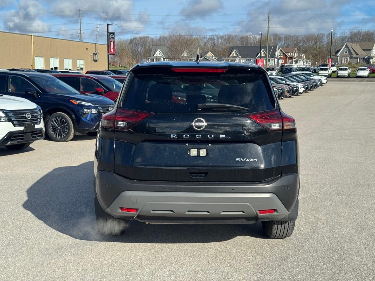 2023 Nissan Rogue AWD SV Photo3