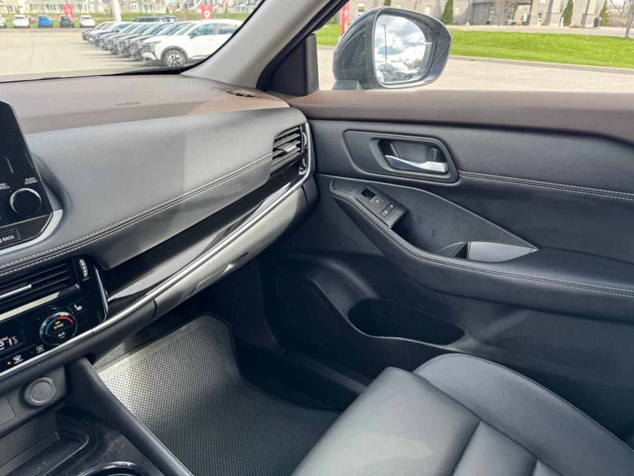 2023 Nissan Rogue AWD SL Photo