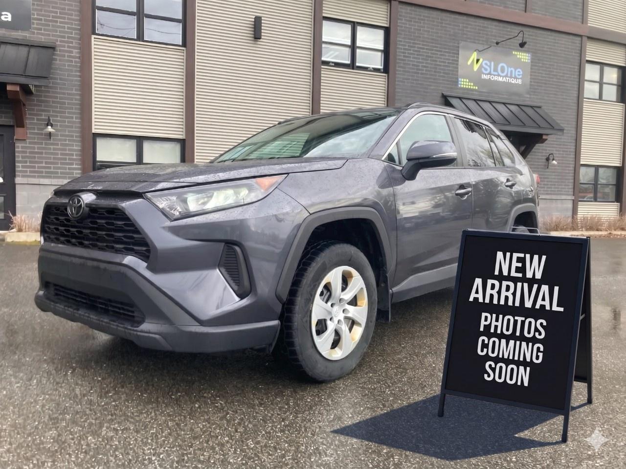 2020 Toyota RAV4 LE AWD Photo