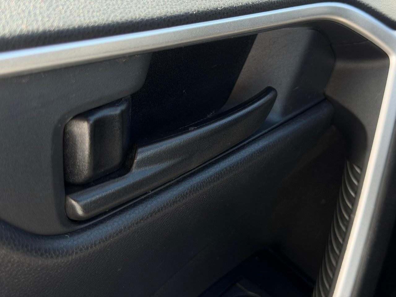 2020 Toyota RAV4 LE AWD Photo