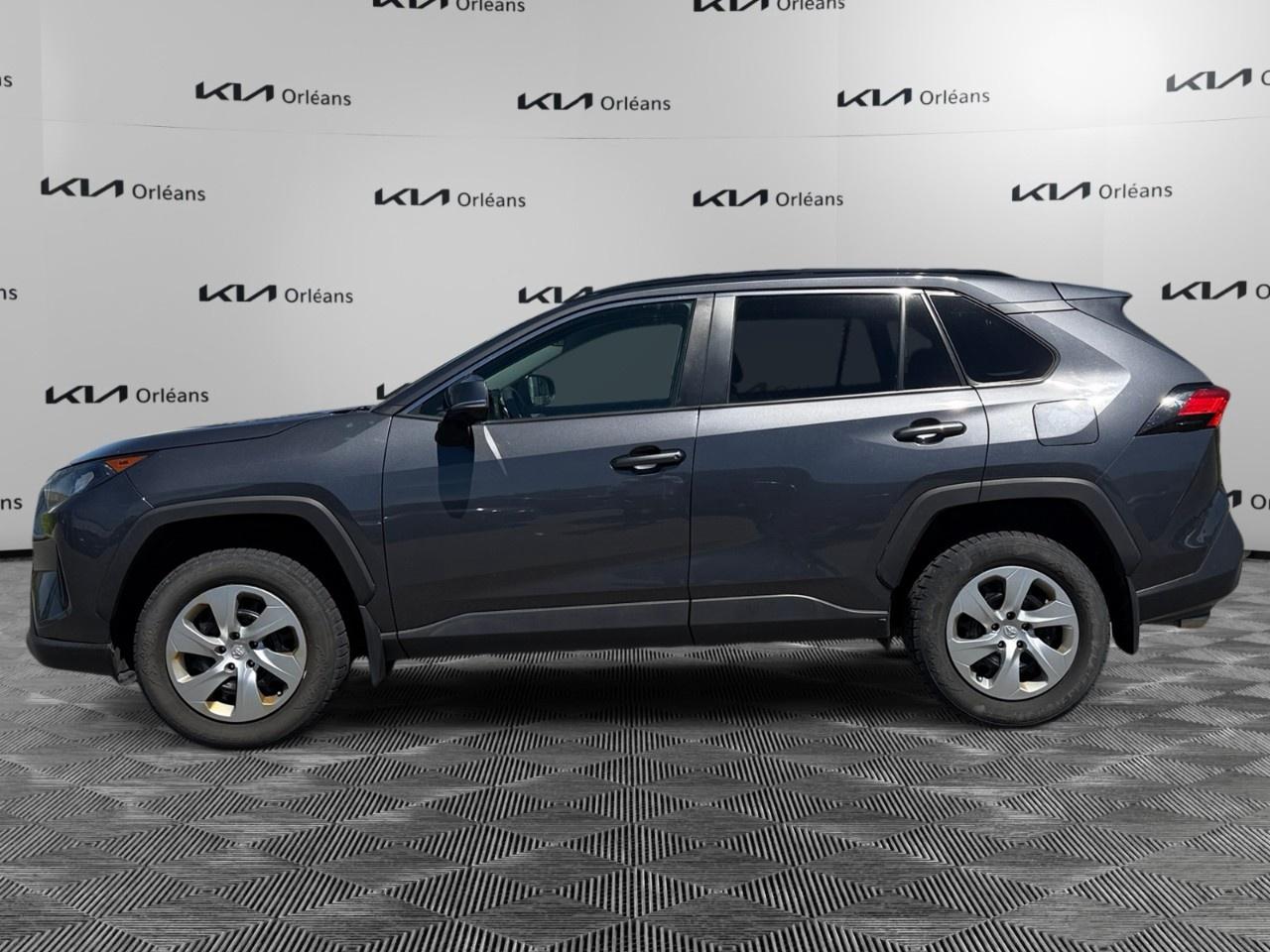 2020 Toyota RAV4 LE AWD Photo