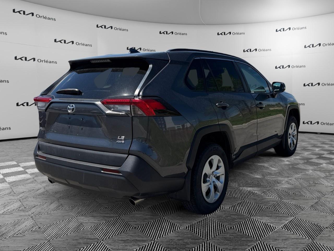 2020 Toyota RAV4 LE AWD Photo