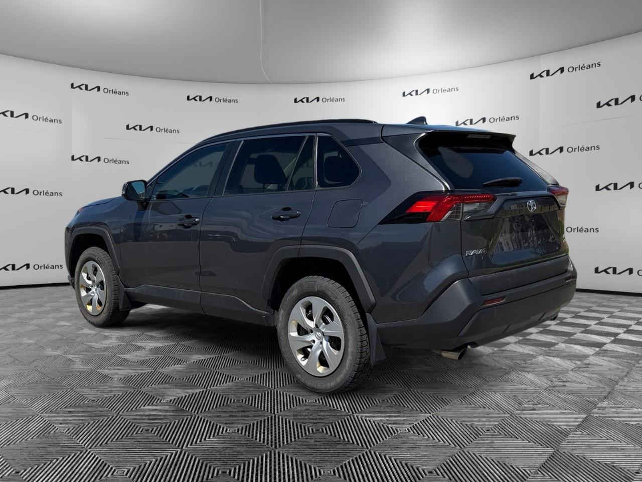 2020 Toyota RAV4 LE AWD Photo