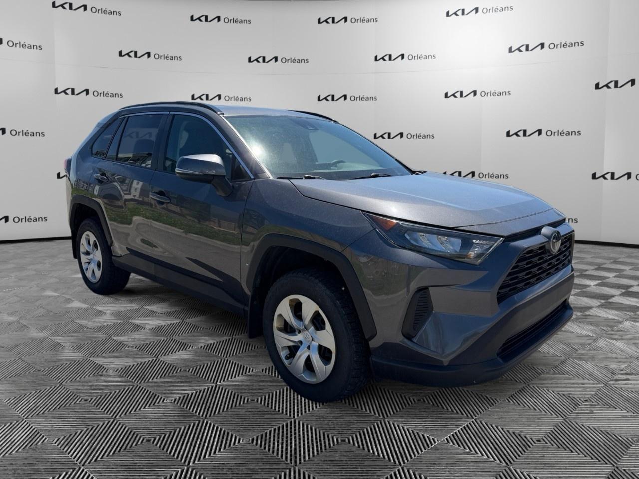 2020 Toyota RAV4 LE AWD Photo