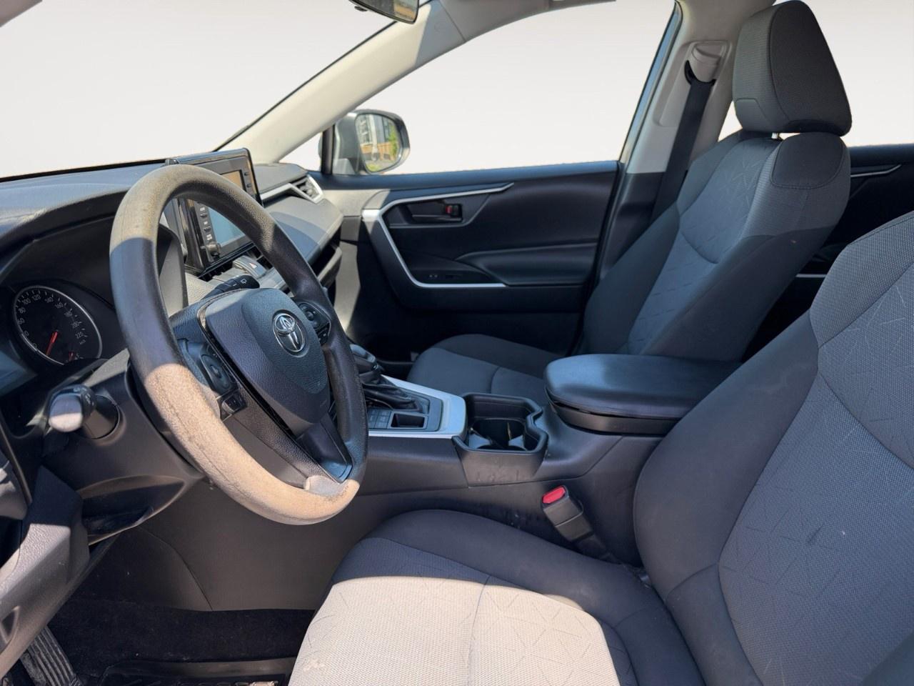 2020 Toyota RAV4 LE AWD Photo