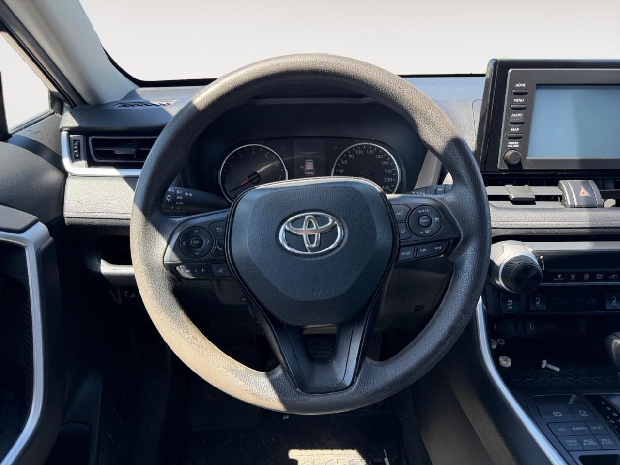 2020 Toyota RAV4 LE AWD Photo