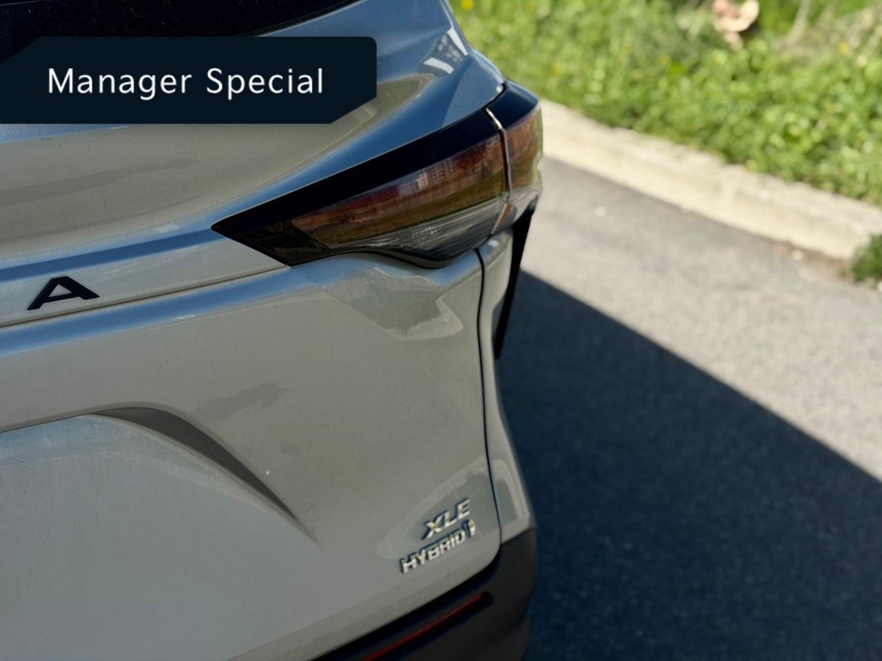 2023 Toyota Sienna XLE 8-Passenger FWD Photo