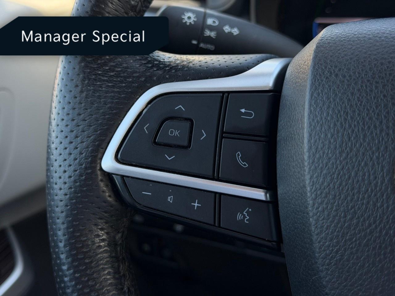 2023 Toyota Sienna XLE 8-Passenger FWD Photo
