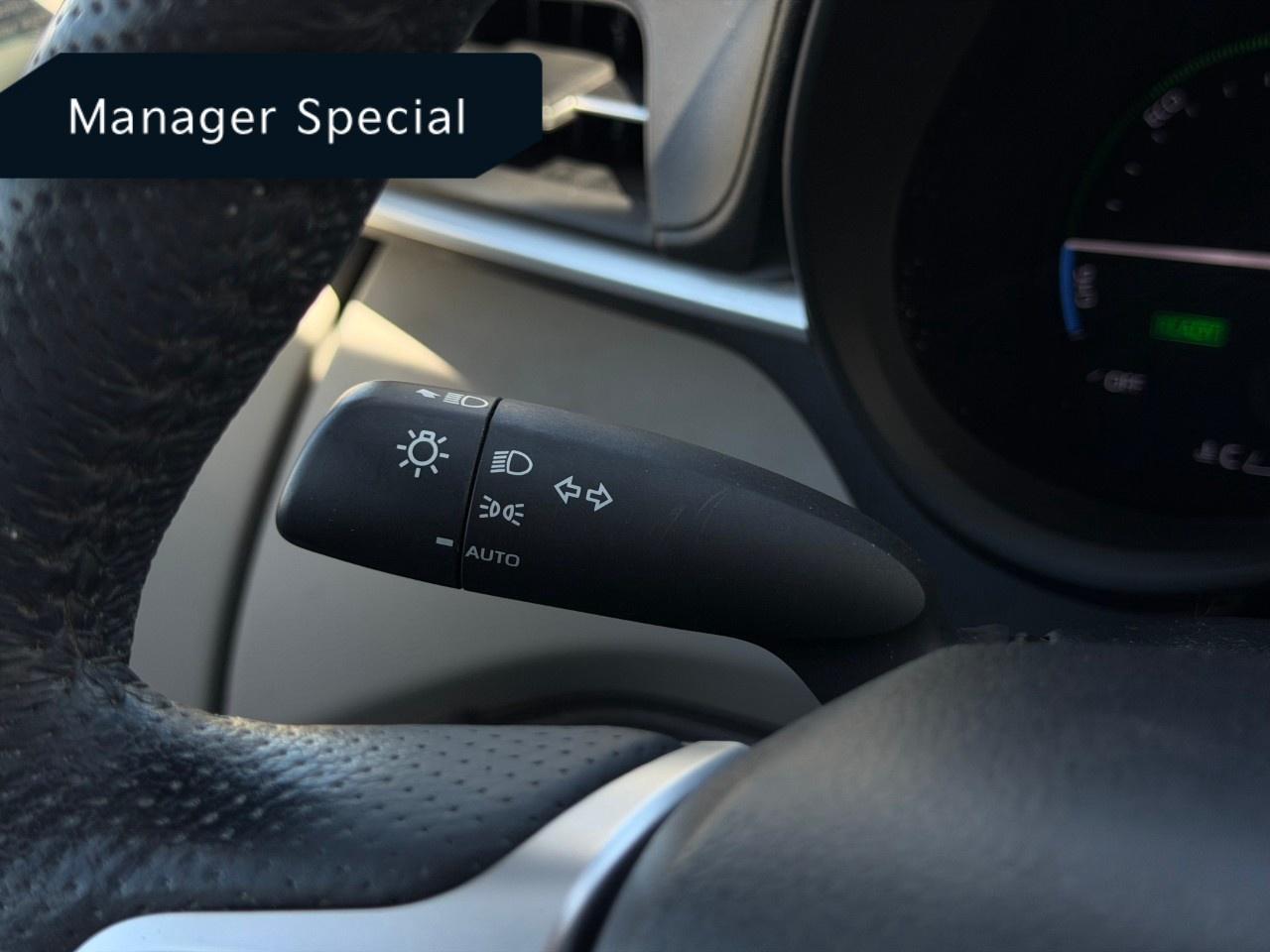 2023 Toyota Sienna XLE 8-Passenger FWD Photo