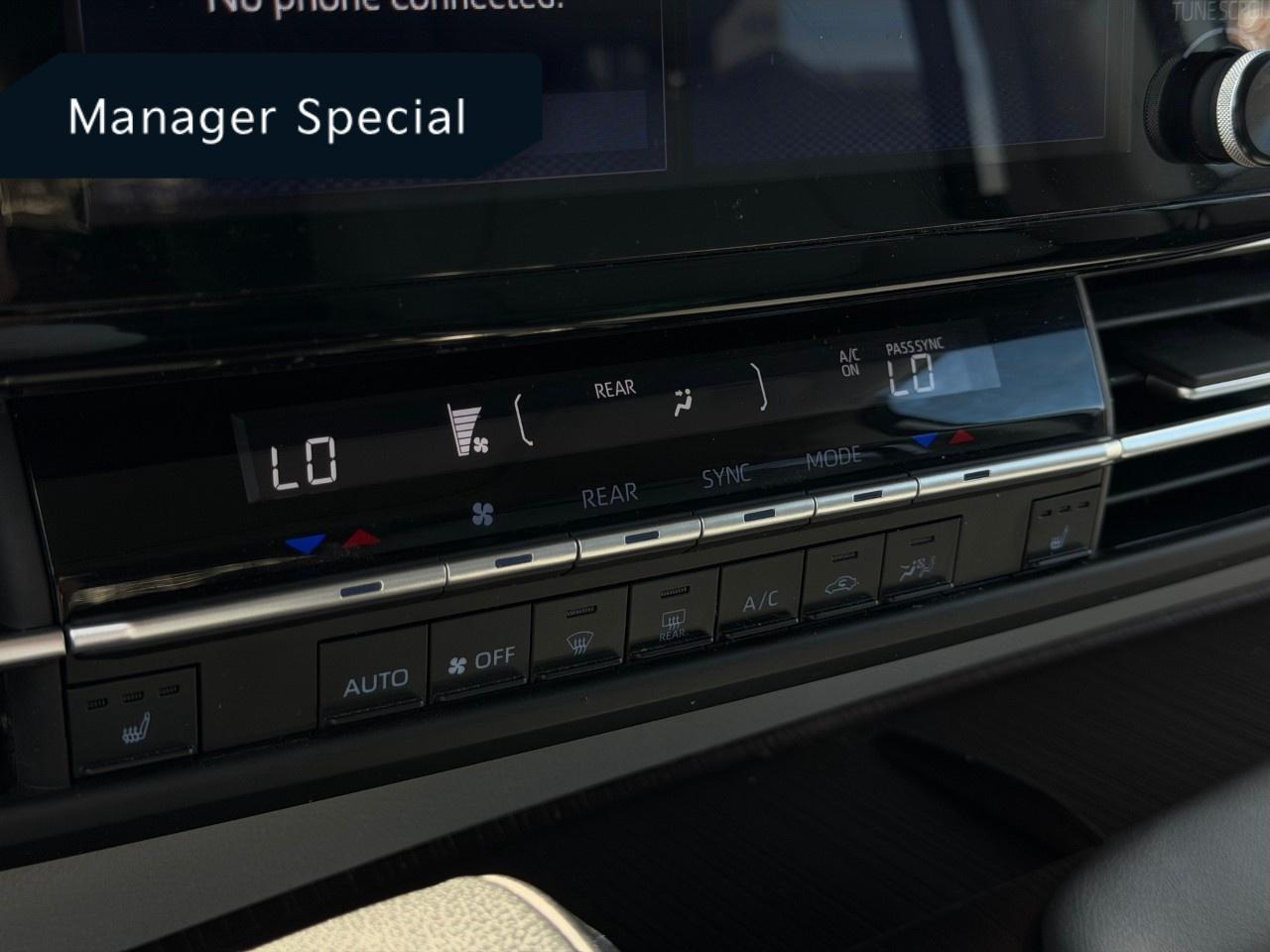 2023 Toyota Sienna XLE 8-Passenger FWD Photo