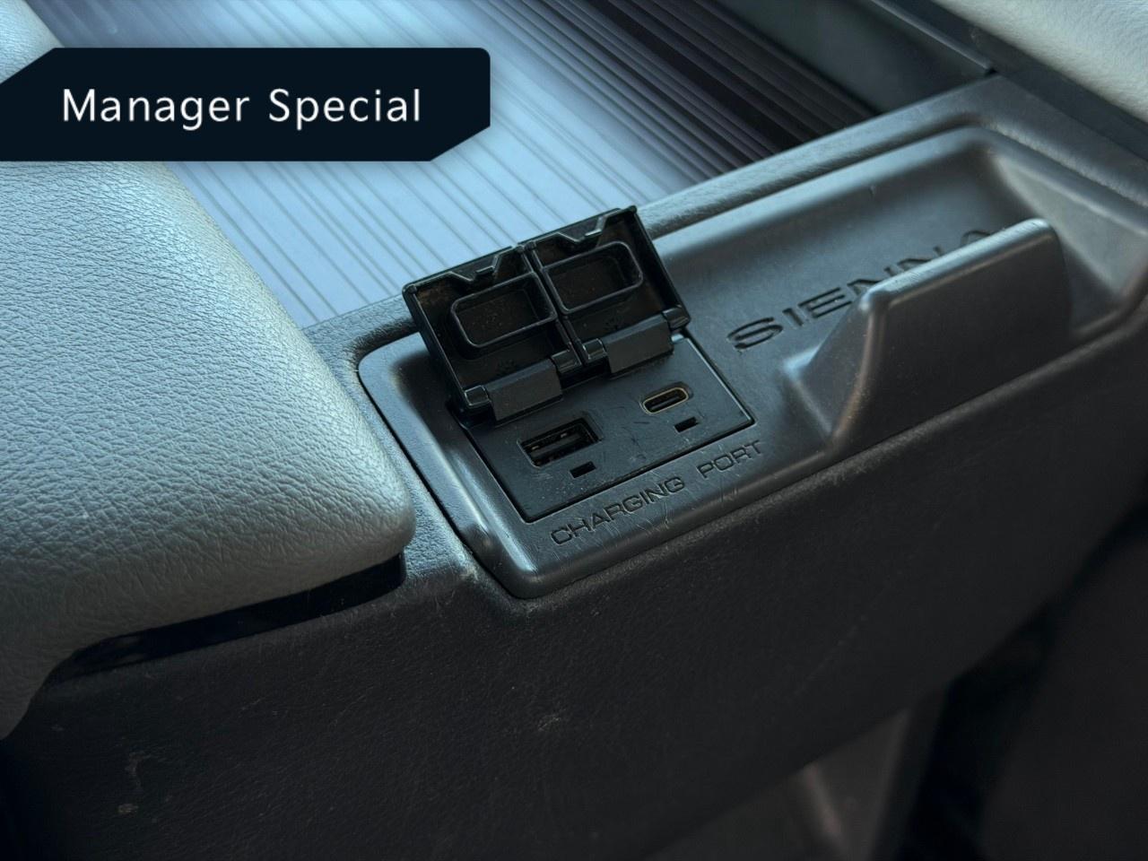 2023 Toyota Sienna XLE 8-Passenger FWD Photo
