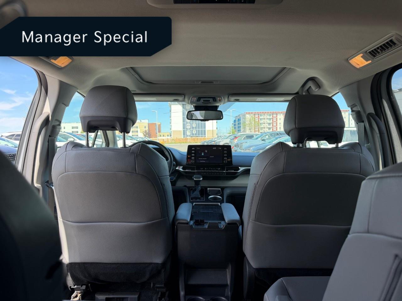 2023 Toyota Sienna XLE 8-Passenger FWD Photo
