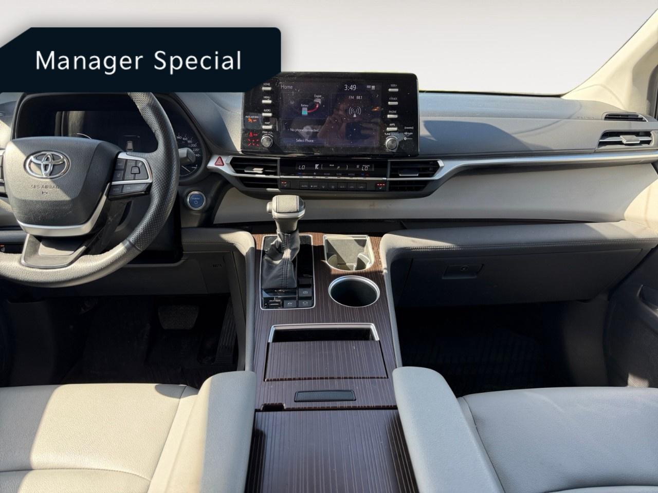 2023 Toyota Sienna XLE 8-Passenger FWD Photo