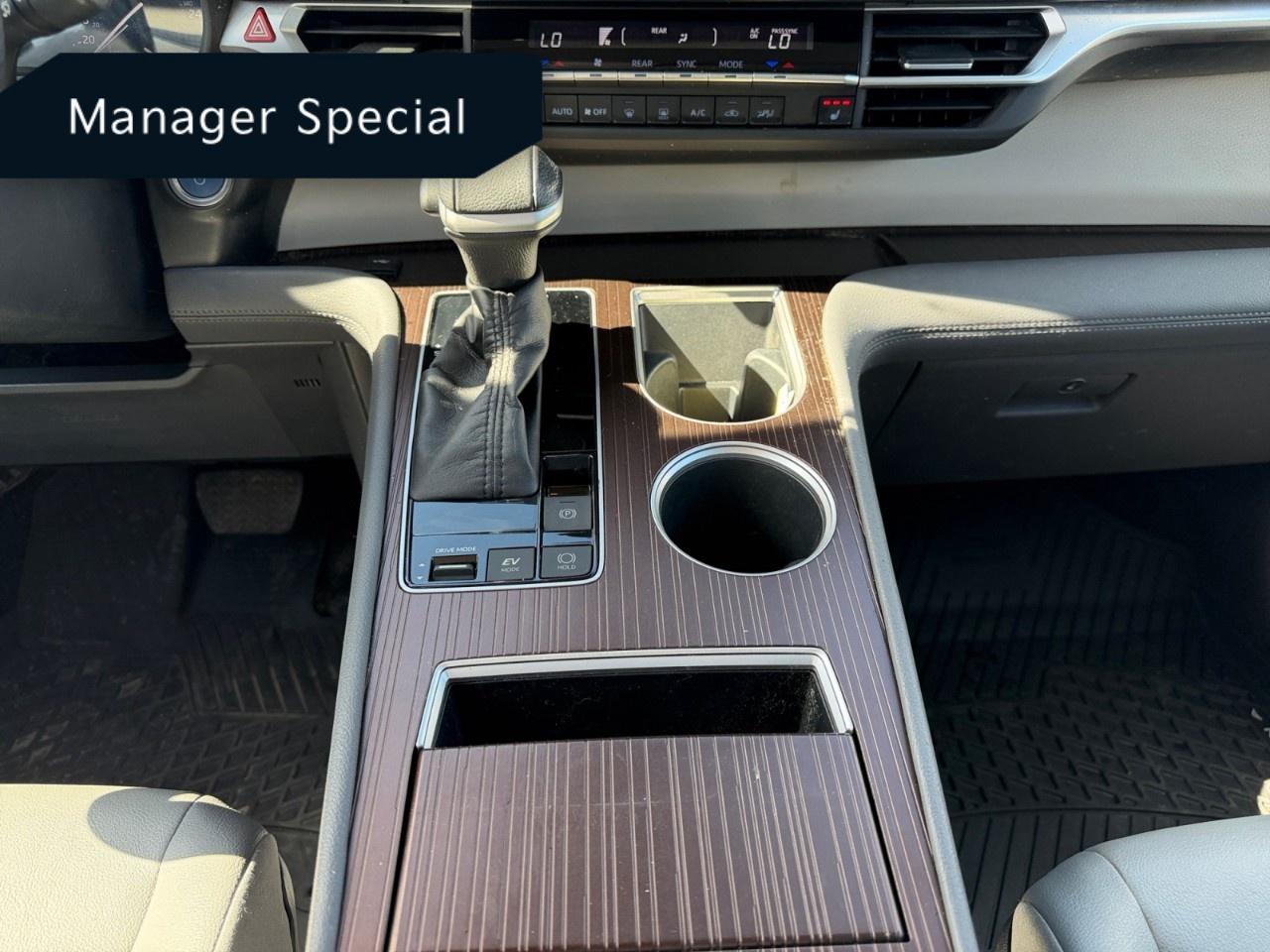 2023 Toyota Sienna XLE 8-Passenger FWD Photo