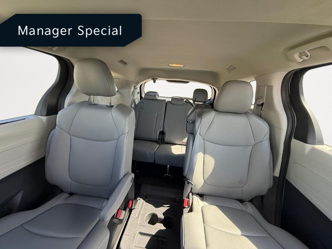 2023 Toyota Sienna XLE 8-Passenger FWD Photo