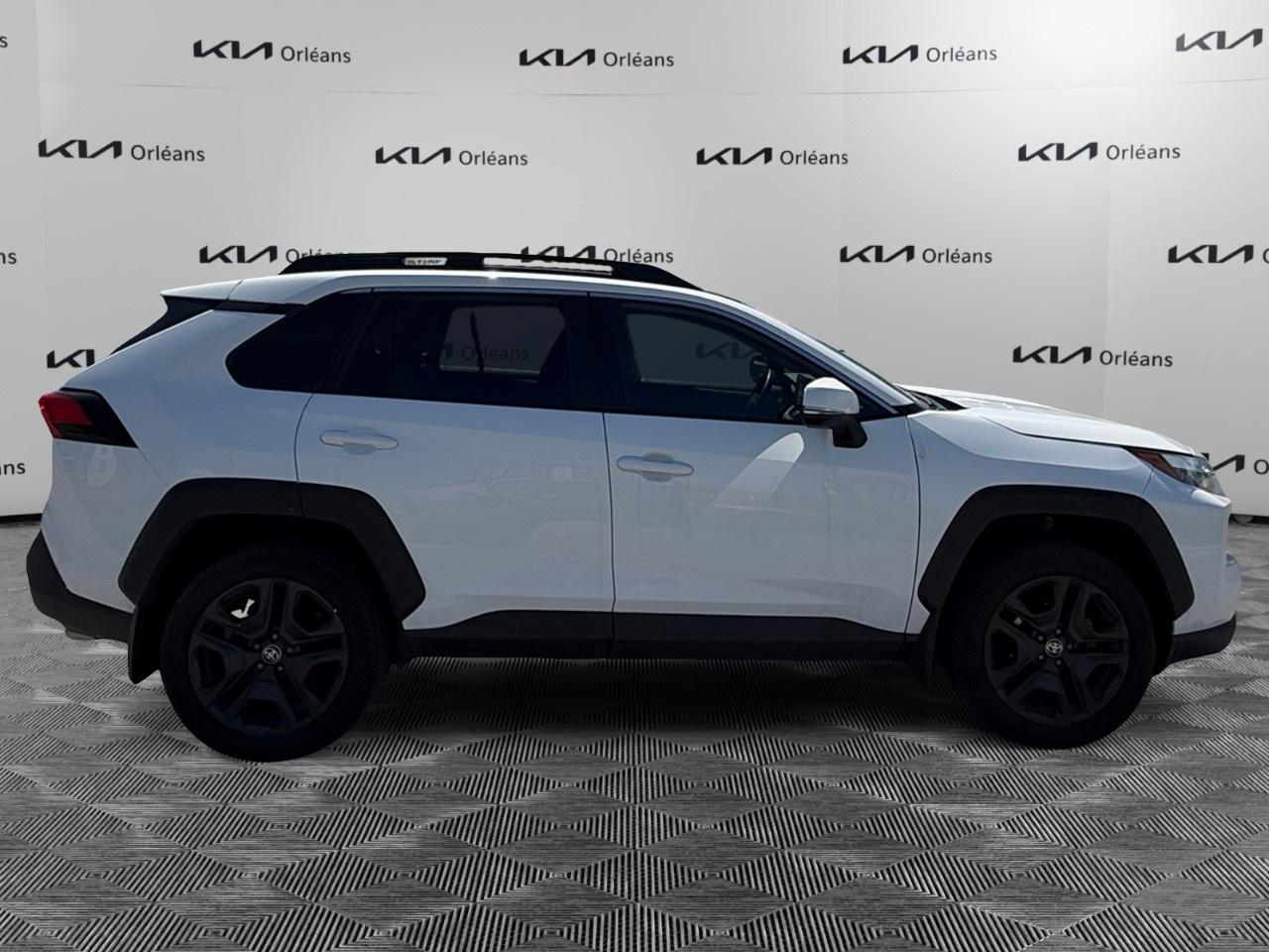 2022 Toyota RAV4 TRAIL AWD Photo