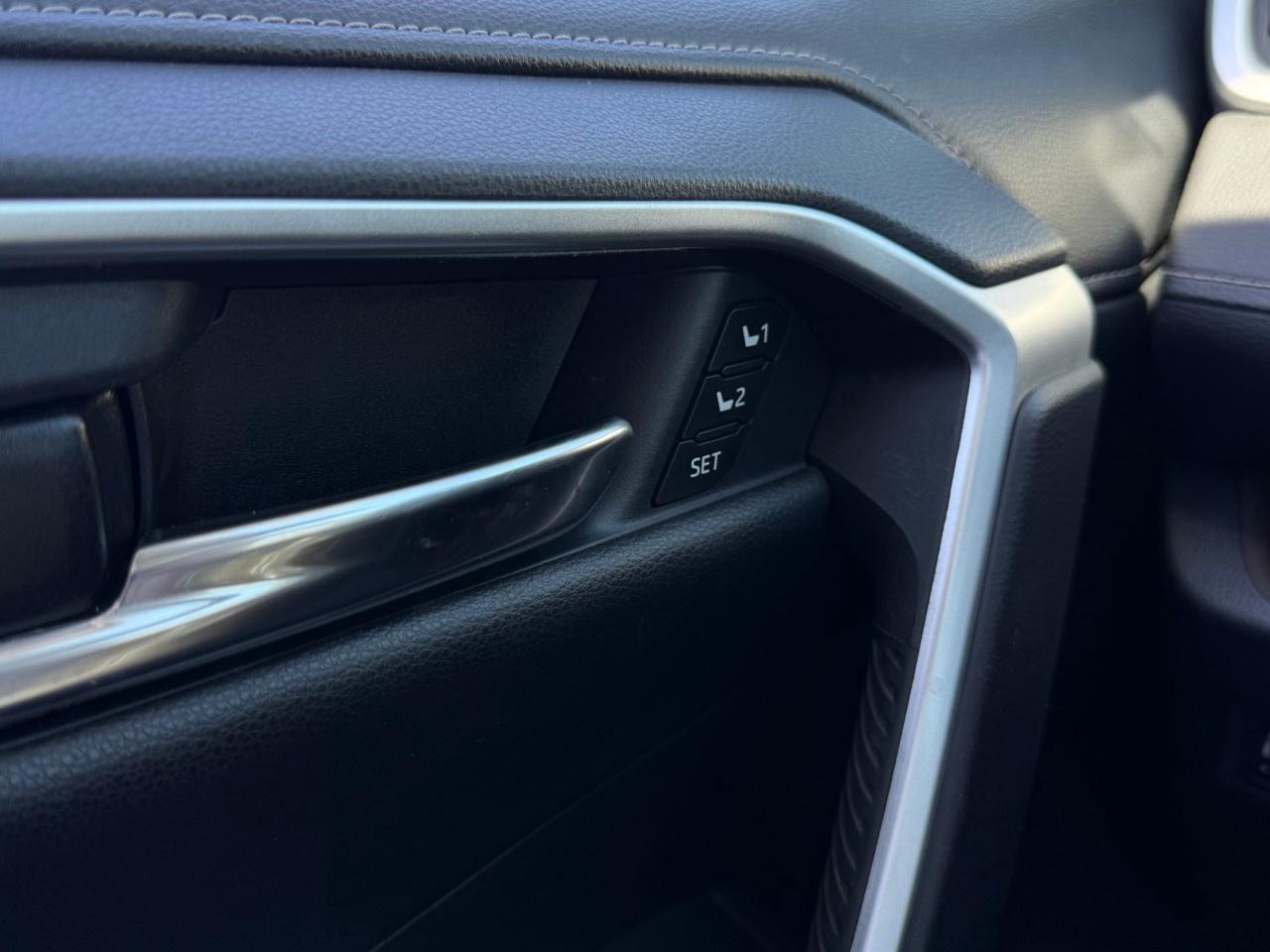 2020 Toyota RAV4 LIMITED AWD Photo