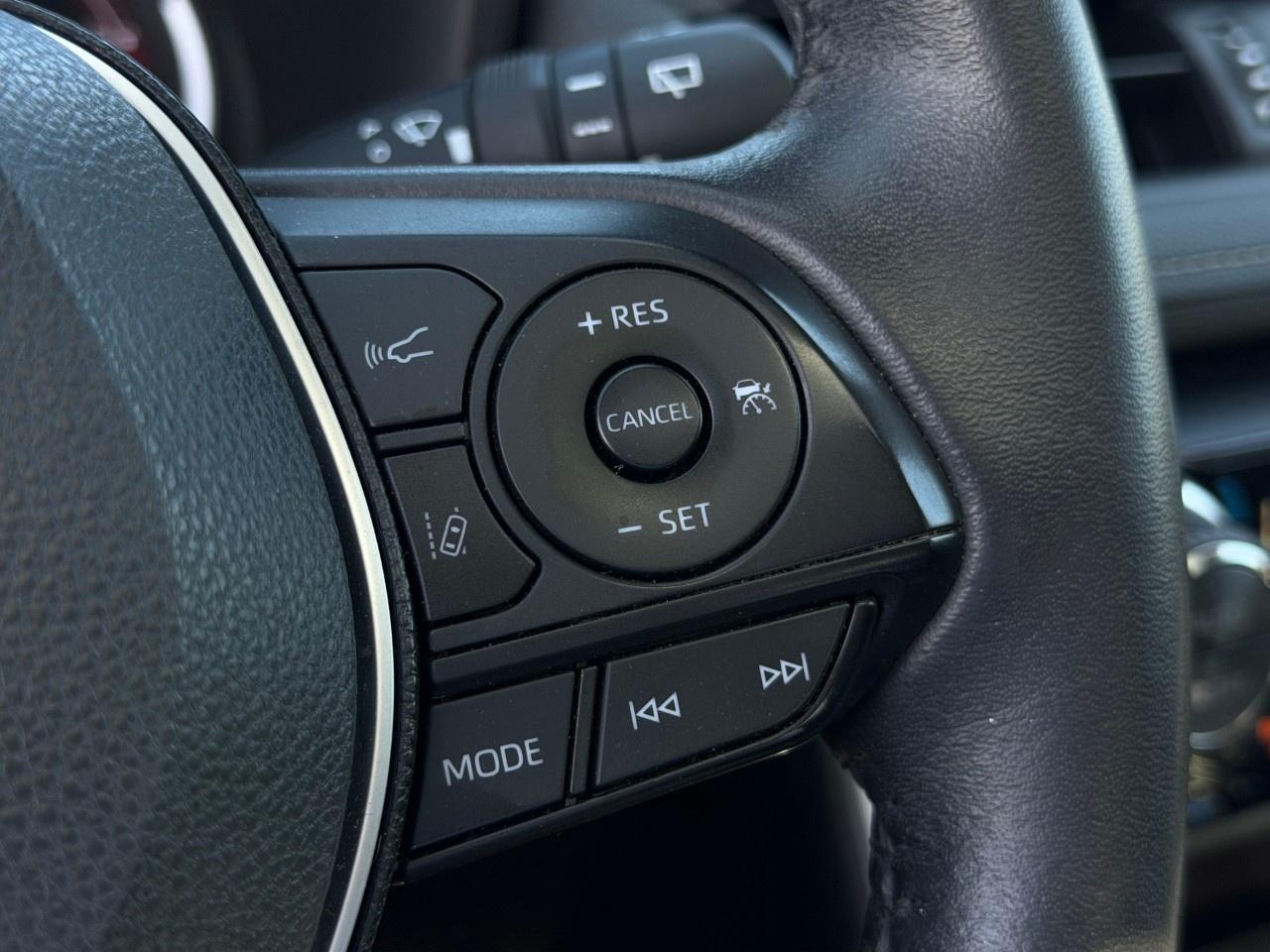 2020 Toyota RAV4 LIMITED AWD Photo