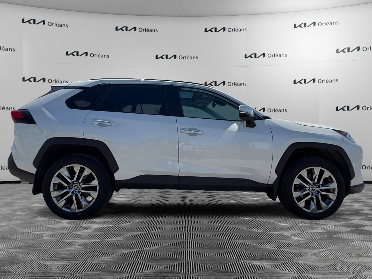 2020 Toyota RAV4 LIMITED AWD Photo
