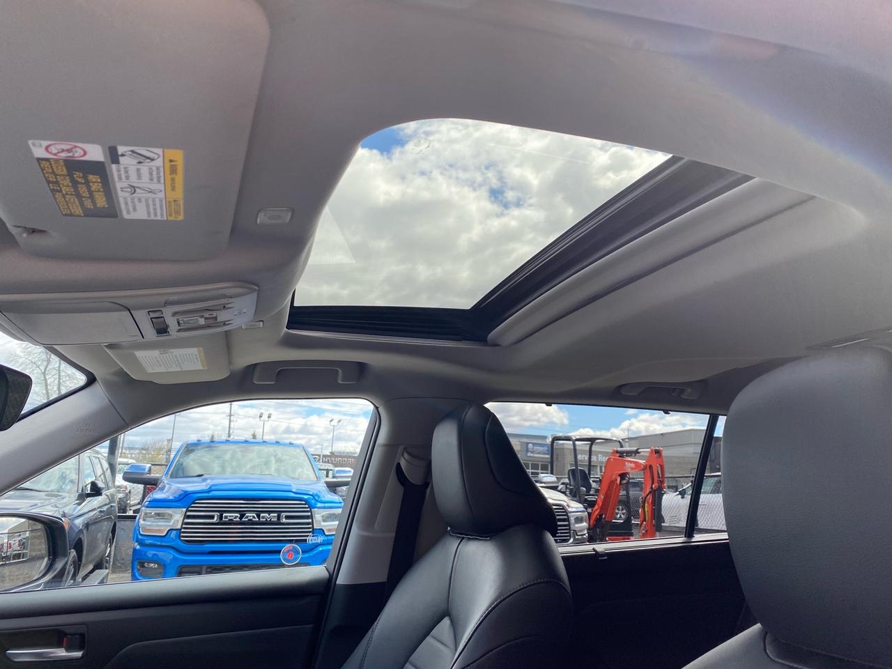 2023 Toyota Highlander XLE AWD | Sunroof | Leather Seats | 8 Passenger Photo