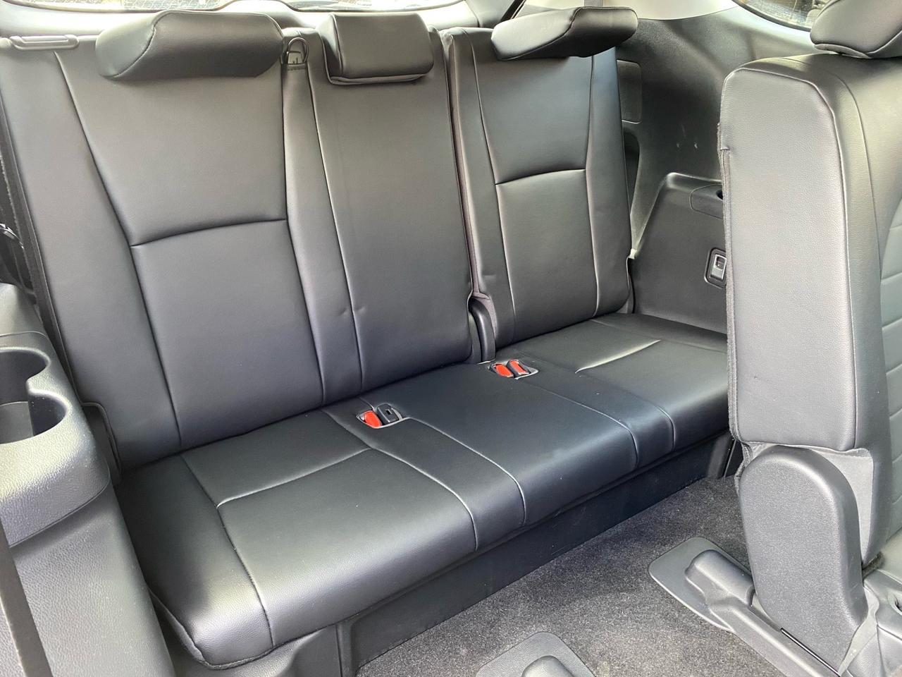 2023 Toyota Highlander XLE AWD | Sunroof | Leather Seats | 8 Passenger Photo