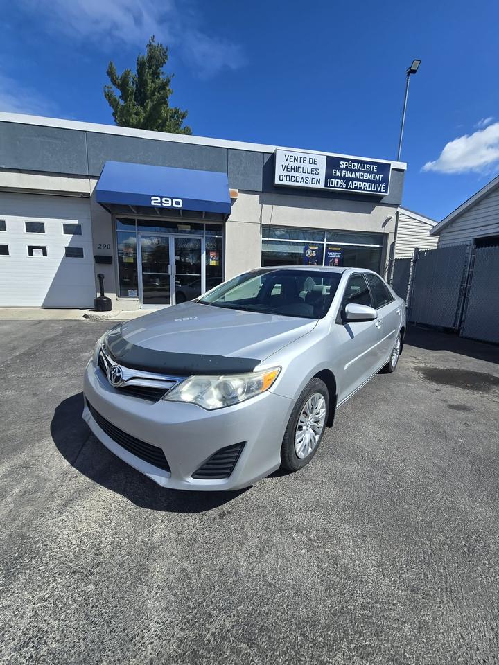 Used 2013 Toyota Camry LE for sale in Beauharnois, QC
