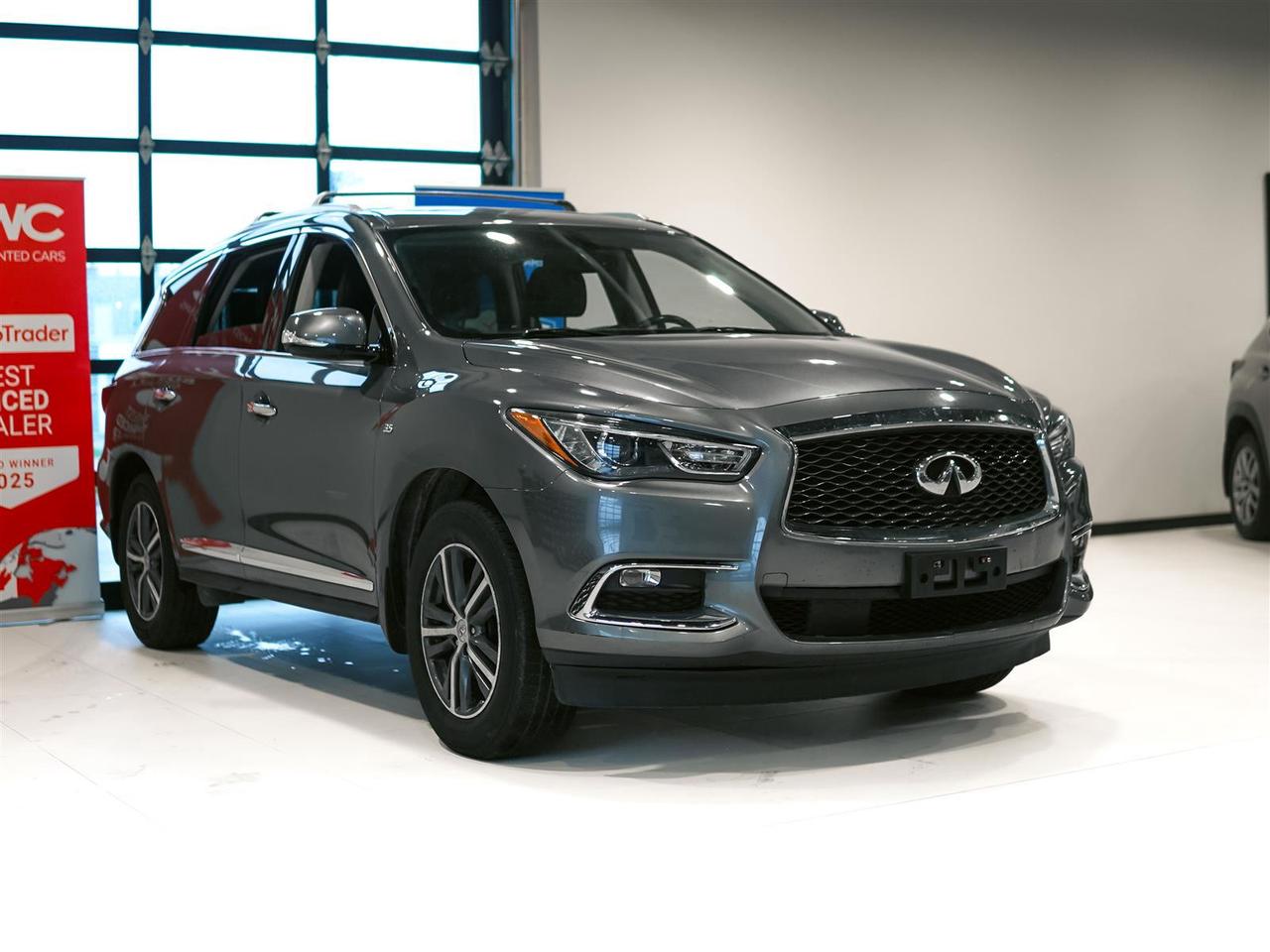 2018 Infiniti QX60 AWD | LTHR | ROOF | NO ACCIDENTS | 24 SERV REC Photo3