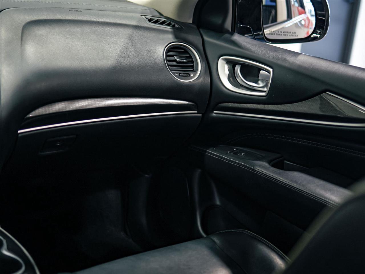 2018 Infiniti QX60 AWD | LTHR | ROOF | NO ACCIDENTS | 24 SERV REC Photo