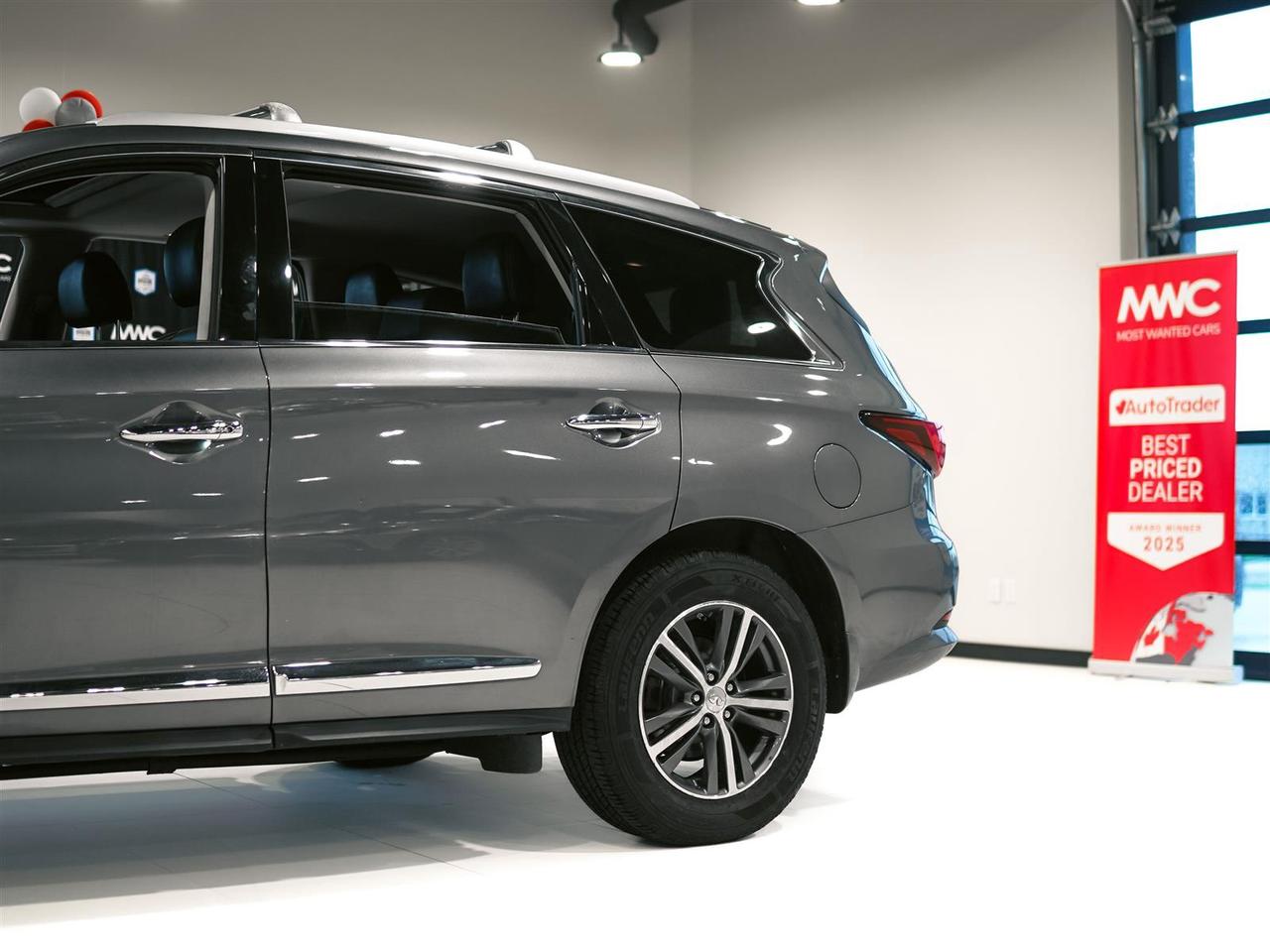 2018 Infiniti QX60 AWD | LTHR | ROOF | NO ACCIDENTS | 24 SERV REC Photo