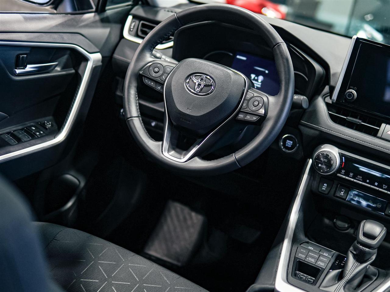 2024 Toyota RAV4 XLE AWD | NO ACCIDENTS | ONE OWNER Photo