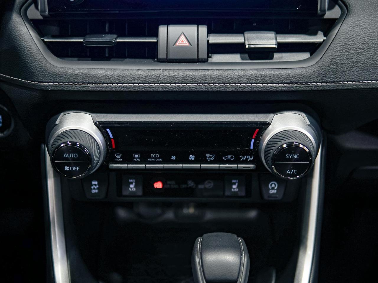 2024 Toyota RAV4 XLE AWD | NO ACCIDENTS | ONE OWNER Photo