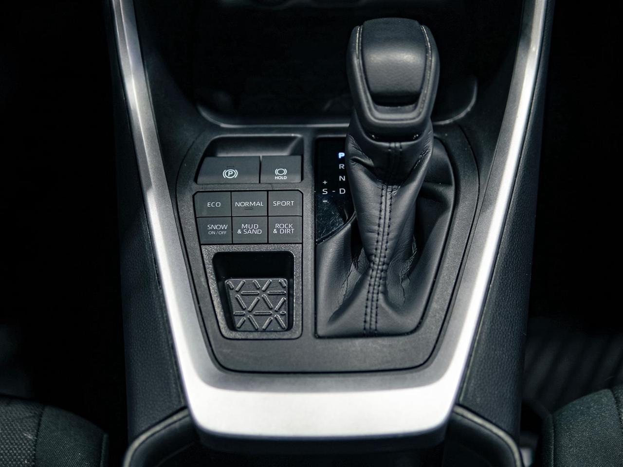 2024 Toyota RAV4 XLE AWD | NO ACCIDENTS | ONE OWNER Photo