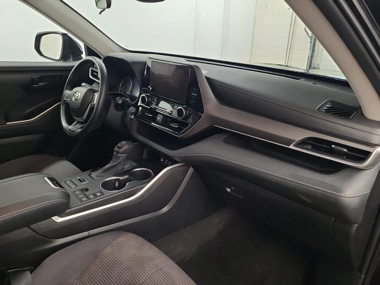 2023 Toyota Highlander LE AWD | NO ACCIDENTS | ONE OWNER Photo
