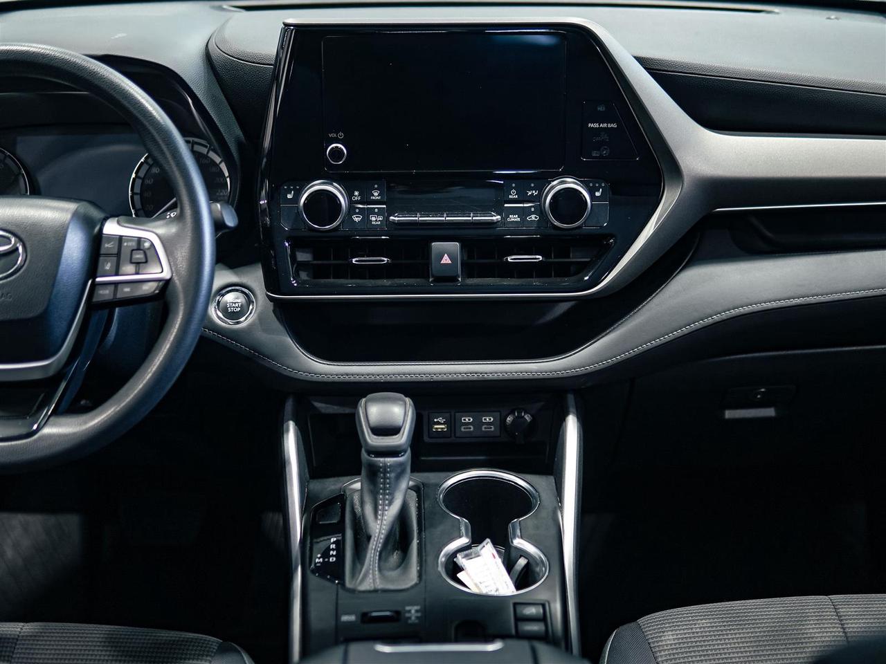2023 Toyota Highlander LE AWD | NO ACCIDENTS | ONE OWNER Photo