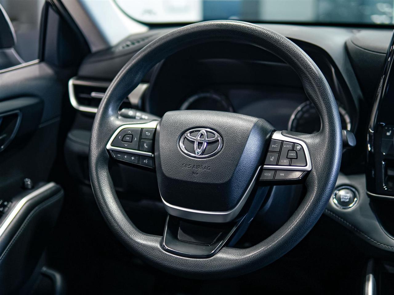 2023 Toyota Highlander LE AWD | NO ACCIDENTS | ONE OWNER Photo