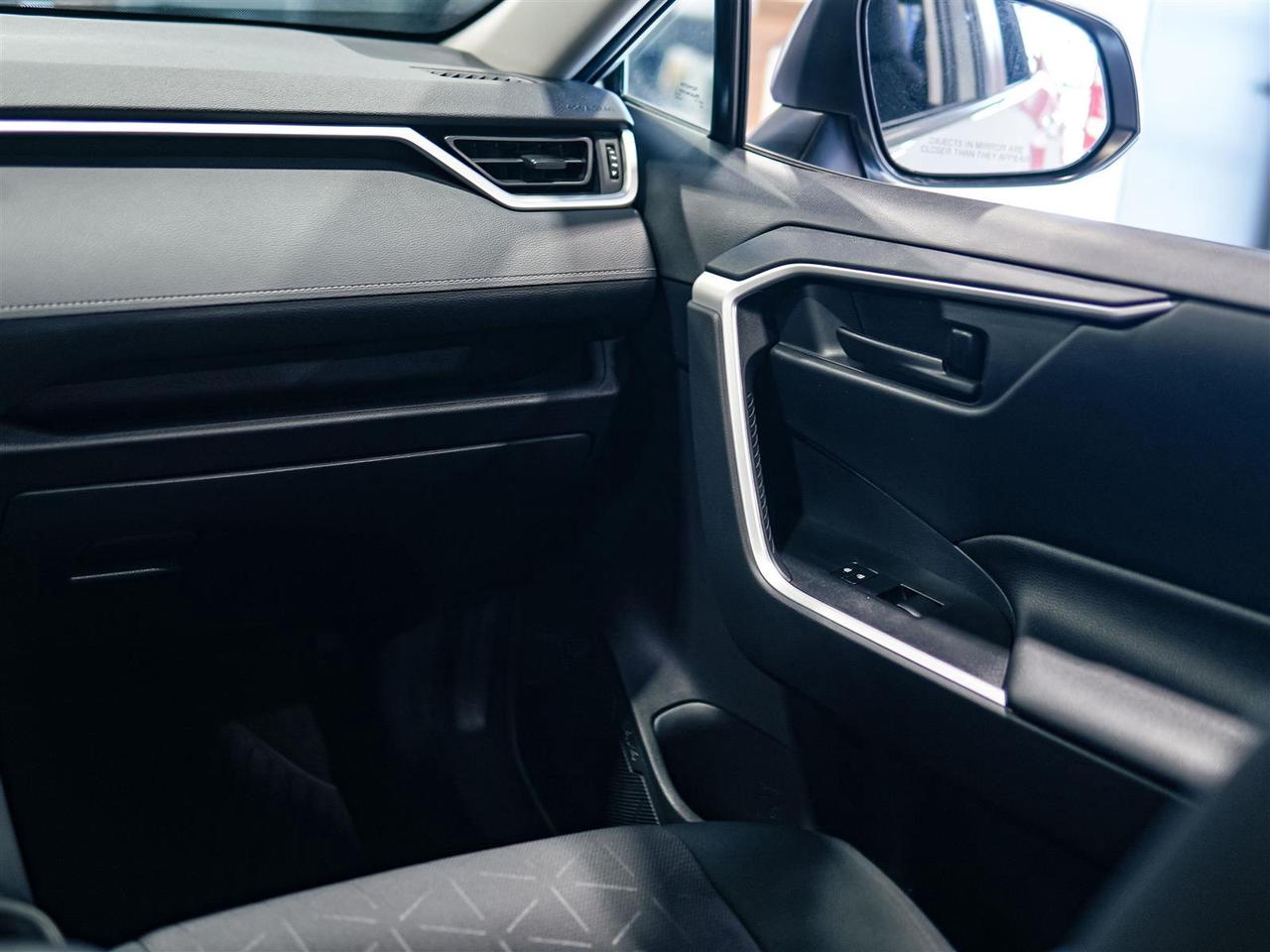 2019 Toyota RAV4 LE AWD | NO ACCIDENTS | APP CONNECT Photo