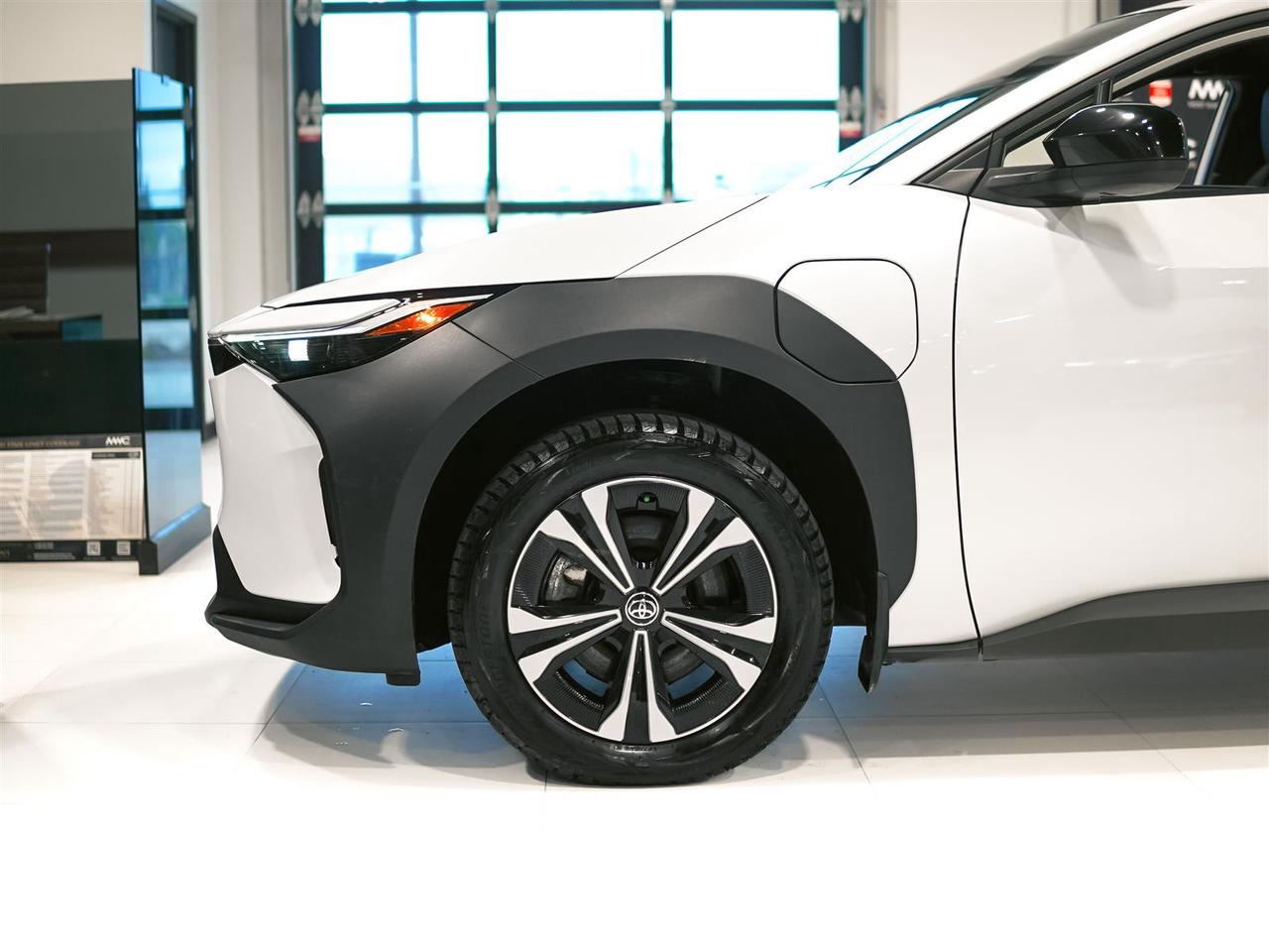 2024 Toyota bZ4X LE | NO ACCIDENTS | BLIND SPOT Photo