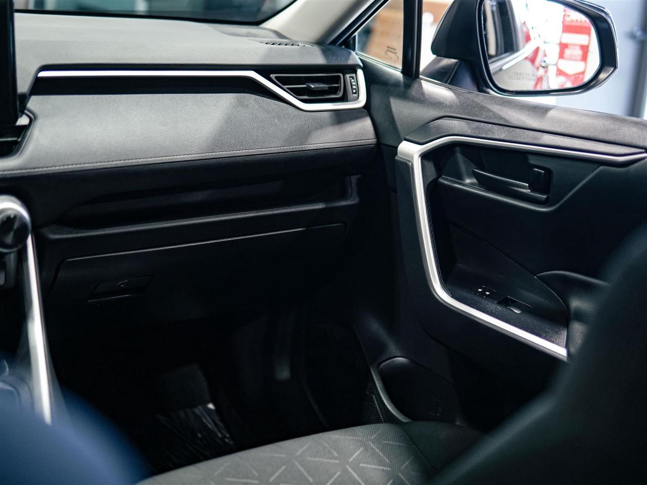 2022 Toyota RAV4 LE AWD | NO ACCIDENTS | TOYOTA SERVICED Photo