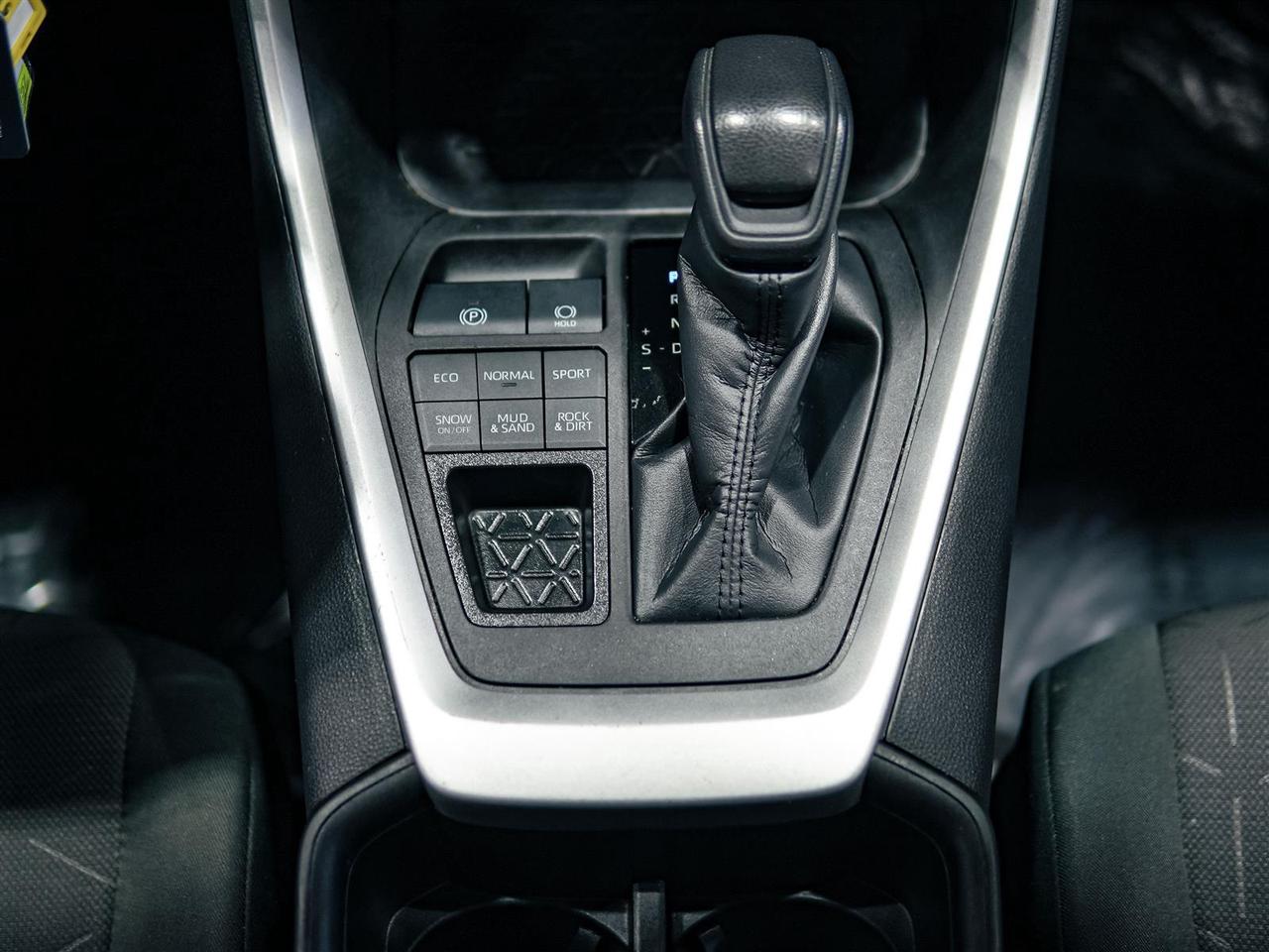 2022 Toyota RAV4 LE AWD | NO ACCIDENTS | TOYOTA SERVICED Photo