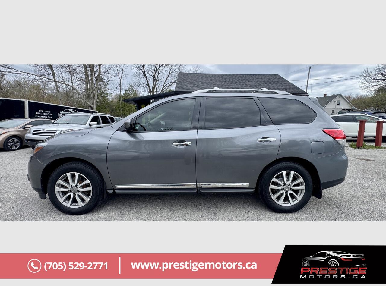 2016 Nissan Pathfinder SL Photo
