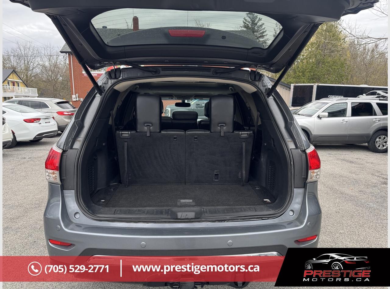 2016 Nissan Pathfinder SL Photo