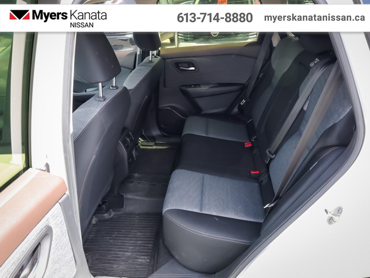 2023 Nissan Rogue SV Moonroof  - Moonroof -  Apple CarPlay - $186 B/W Photo