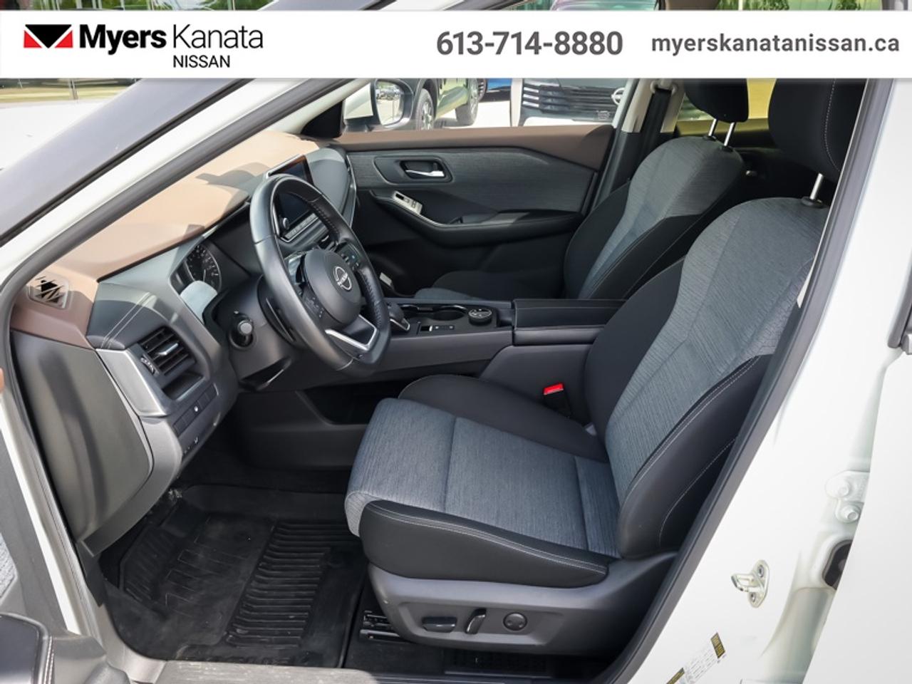 2023 Nissan Rogue SV Moonroof  - Moonroof -  Apple CarPlay - $186 B/W Photo