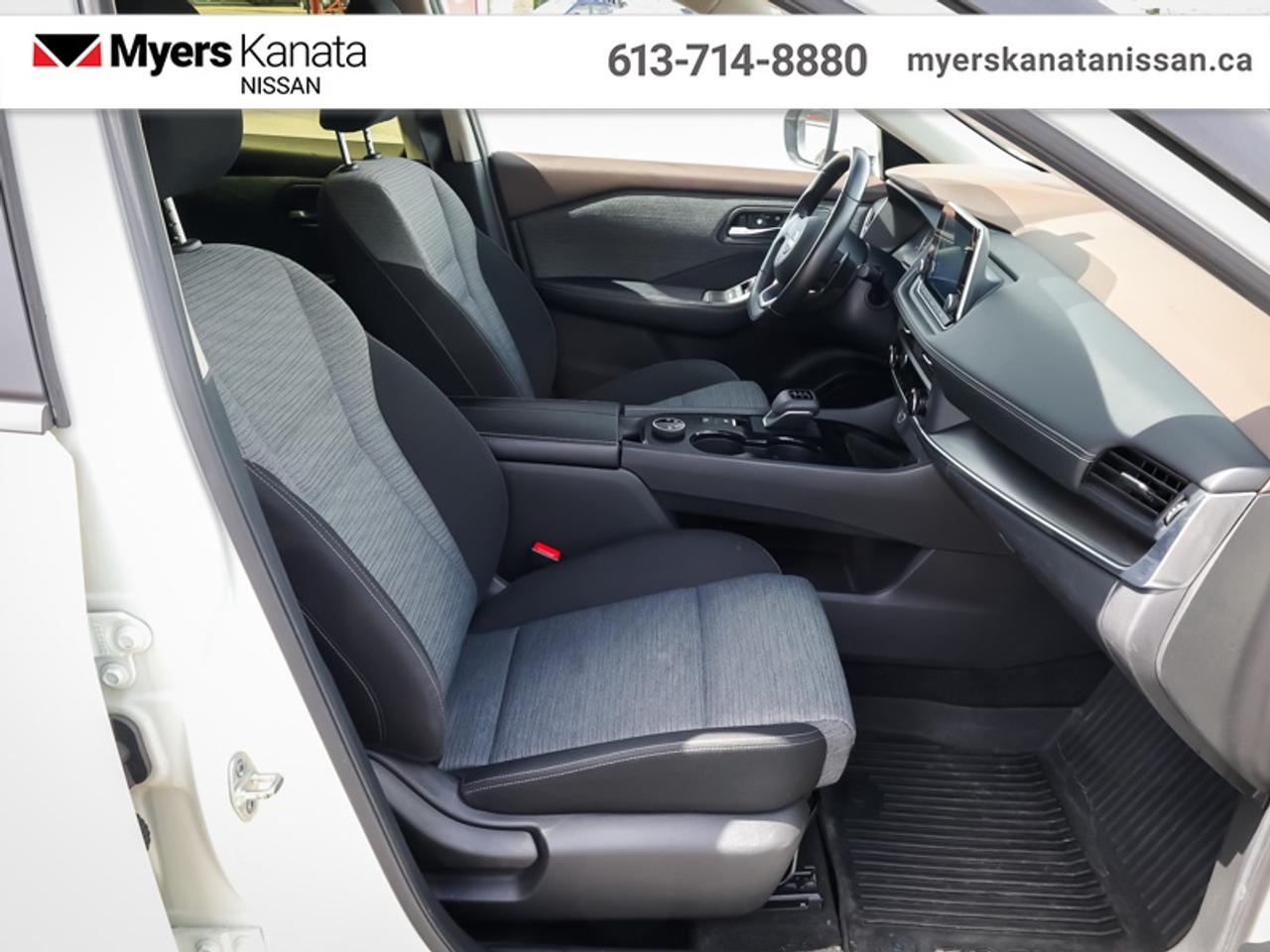 2023 Nissan Rogue SV Moonroof  - Moonroof -  Apple CarPlay - $186 B/W Photo