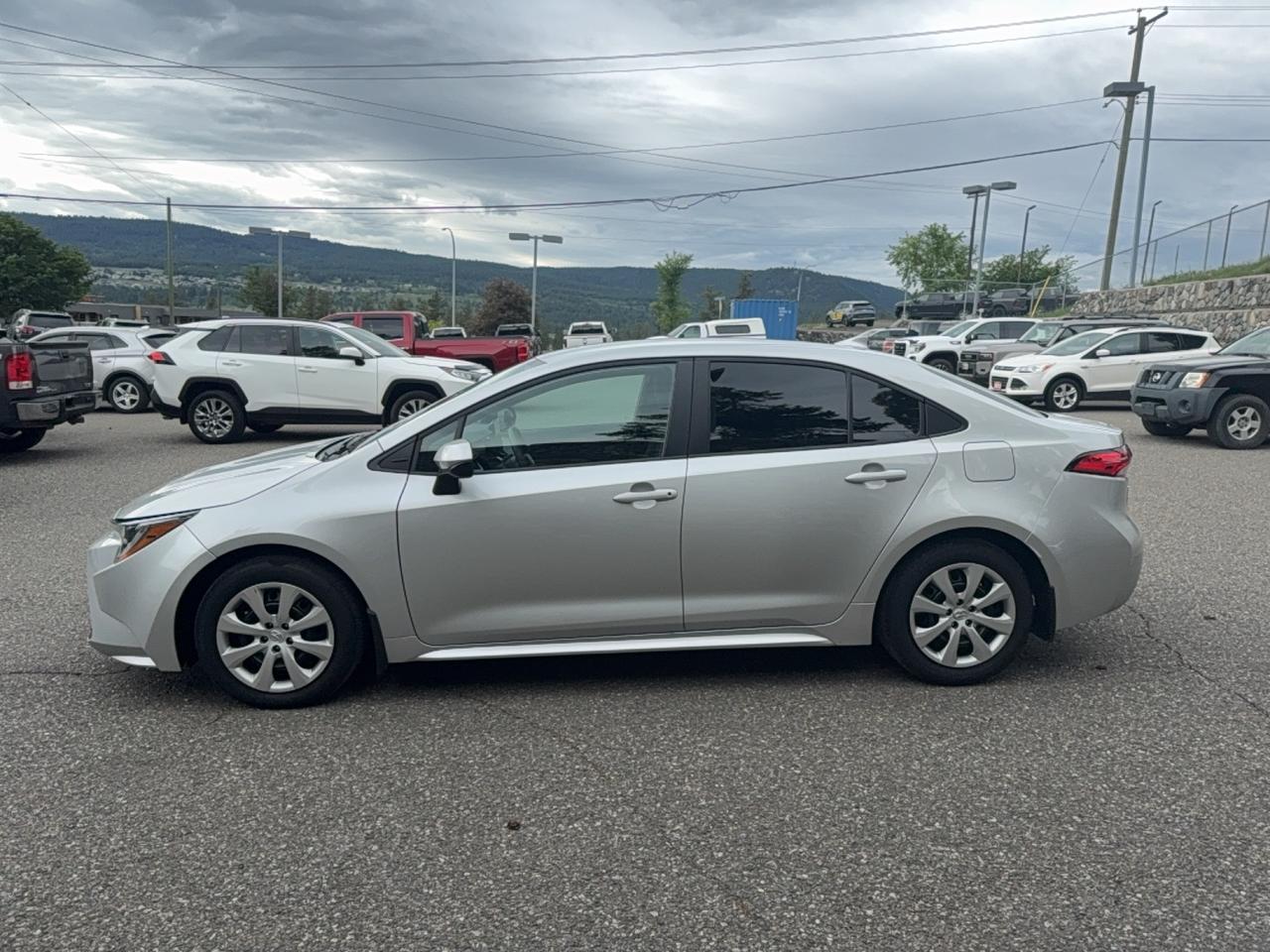 2024 Toyota Corolla LE Photo3